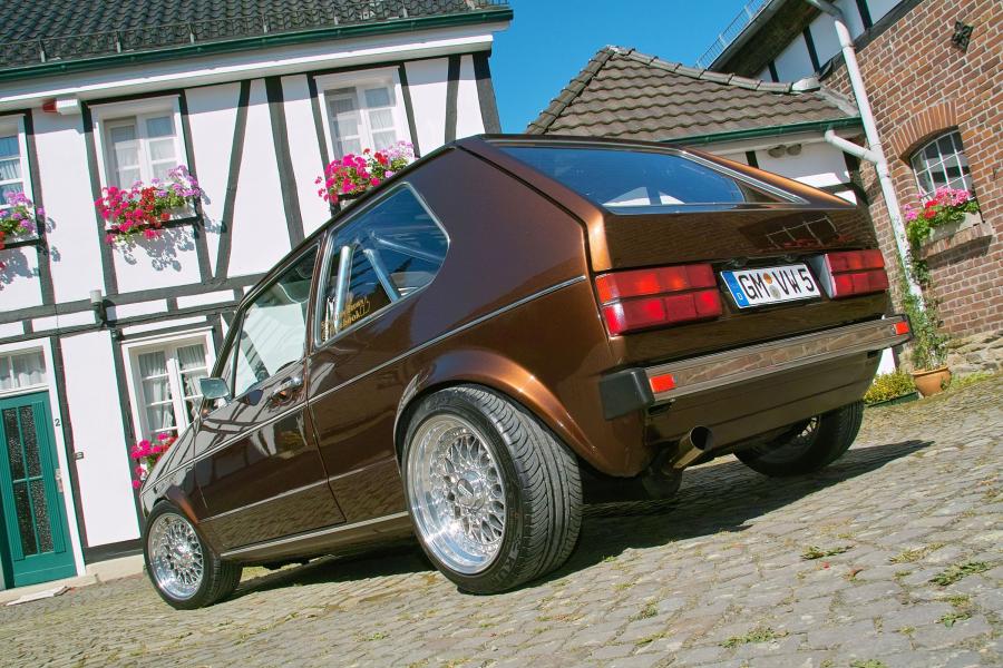  Volkswagen Golf Chocolate Brown 1983 года  (фото 17 из 21)